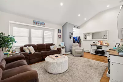 857 Milligan Lane, West Islip, NY 11795 - Photo 3