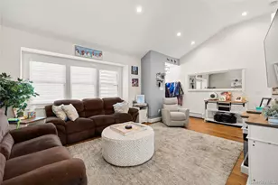 857 Milligan Ln, West Islip, NY 11795 - Photo 3