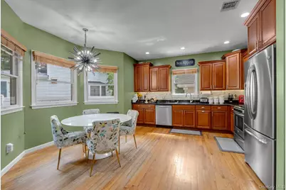 146 Melville Road, Farmingdale, NY 11735 - Photo 7