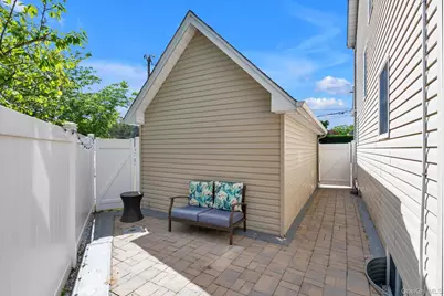 146 Melville Road, Farmingdale, NY 11735 - Photo 23