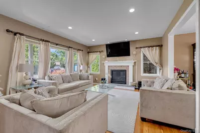 146 Melville Road, Farmingdale, NY 11735 - Photo 3