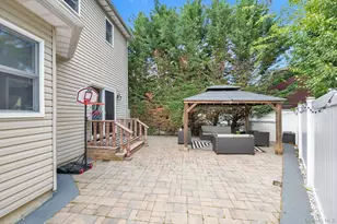 146 Melville Rd, Farmingdale, NY 11735 - Photo 21