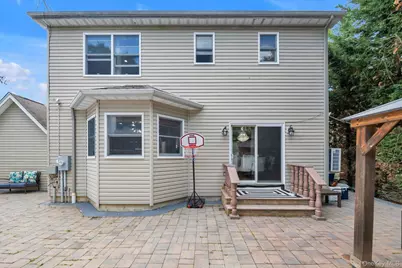 146 Melville Road, Farmingdale, NY 11735 - Photo 19