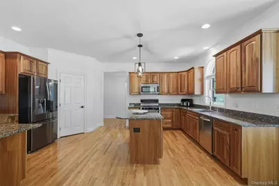 83 Saint Andrews Lane, Hopewell Junction, NY 12533 - Photo 5