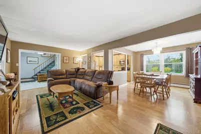 12 Wilmont Turn, Coram, NY 11727 - Photo 5