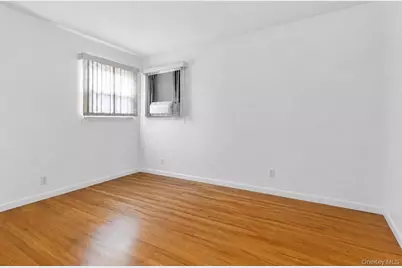 442 Albern Avenue, Oceanside, NY 11572 - Photo 5