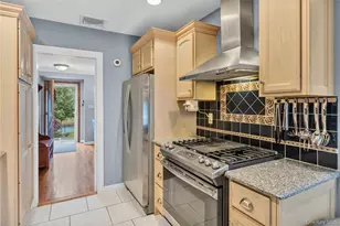 9 Carrol Pl, Greenlawn, NY 11740 - Photo 9