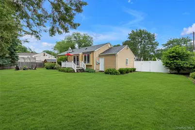 9 Carrol Place, Greenlawn, NY 11740 - Photo 15