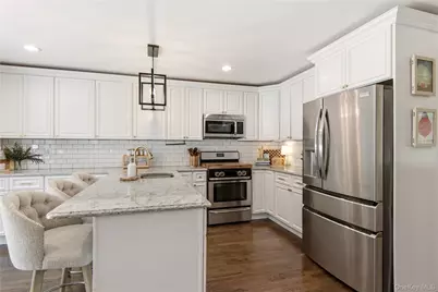 3 Del Place, Hauppauge, NY 11788 - Photo 15