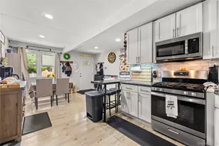 1632 N Thompson Dr, Bay Shore, NY 11706 - Photo 5