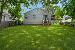 22 Fife Dr, Coram, NY 11727 - Photo 11