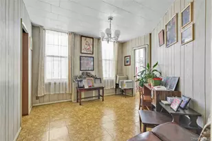 42-01 Newtown Rd, Astoria, NY 11103 - Photo 15