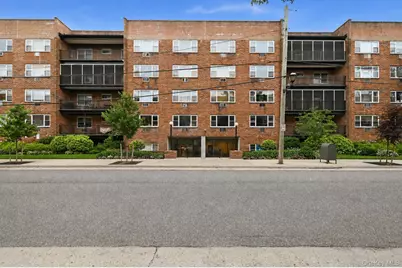 101 Lincoln Avenue #4K, Mineola, NY 11501 - Photo 1