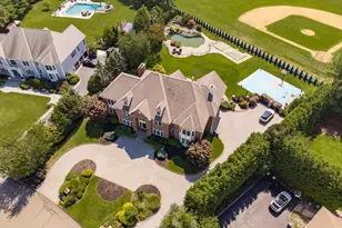 26 Legends Cir, Melville, NY 11747 - Photo 35