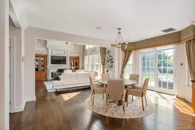 26 Legends Circle, Melville, NY 11747 - Photo 11