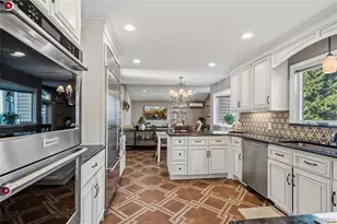 34 Admiral Rd, Massapequa, NY 11758 - Photo 9