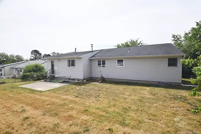 27 Naples Avenue, Central Islip, NY 11722 - Photo 29