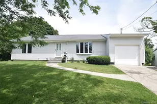 27 Naples Ave, Central Islip, NY 11722 - Photo 31