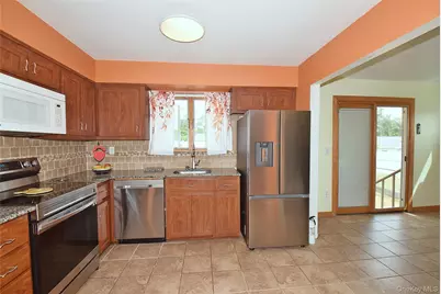 27 Naples Avenue, Central Islip, NY 11722 - Photo 9