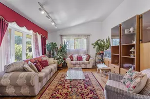 1 Hale Pl, Roosevelt, NY 11575 - Photo 5