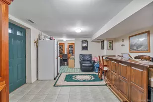 1 Hale Pl, Roosevelt, NY 11575 - Photo 17