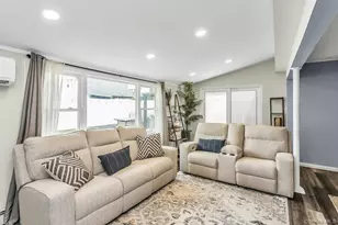 9 Deep Ln, Wantagh, NY 11793 - Photo 11