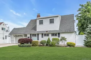 9 Deep Ln, Wantagh, NY 11793 - Photo 3