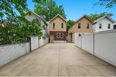 9419 96th Street, Ozone Park, NY 11416 - Photo 27