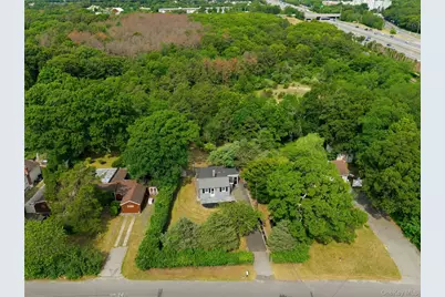 902 Old Medford Avenue, Medford, NY 11763 - Photo 21