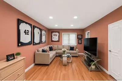 1319 Auerbach Avenue, Hewlett, NY 11557 - Photo 19