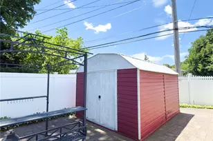 2 Irvington St, Valley Stream, NY 11581 - Photo 25
