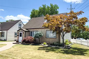 2 Irvington St, Valley Stream, NY 11581 - Photo 3