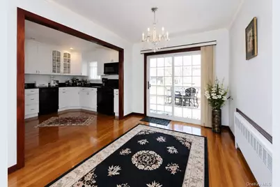 360 Terrace Avenue, Garden City, NY 11530 - Photo 3
