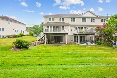16 Lindbergh Circle, Huntington, NY 11743 - Photo 7