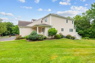 16 Lindbergh Cir, Huntington, NY 11743 - Photo 5