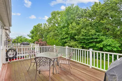 16 Lindbergh Circle, Huntington, NY 11743 - Photo 21
