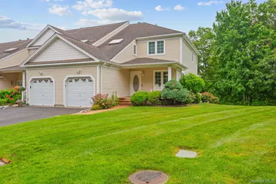 16 Lindbergh Circle, Huntington, NY 11743 - Photo 3
