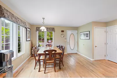 16 Lindbergh Circle, Huntington, NY 11743 - Photo 9
