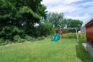 119 Candlewood Dr, Yonkers, NY 10710 - Photo 23