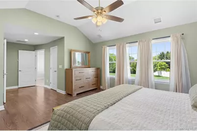 25 Ashley Circle, Manorville, NY 11949 - Photo 9