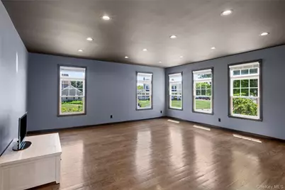 25 Ashley Circle, Manorville, NY 11949 - Photo 5
