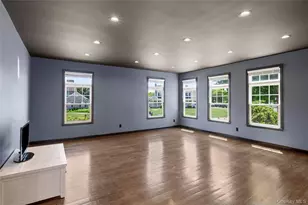 25 Ashley Cir, Manorville, NY 11949 - Photo 5