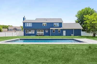 25 Ashley Circle, Manorville, NY 11949 - Photo 17