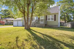 16 Brushwood Dr, Shirley, NY 11967 - Photo 3