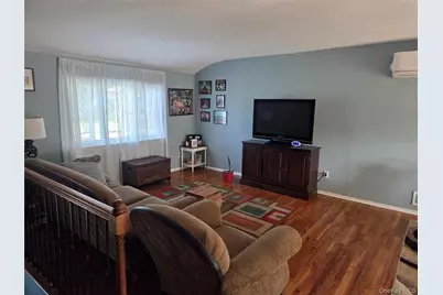 12 Wayside Lane, Smithtown, NY 11787 - Photo 5