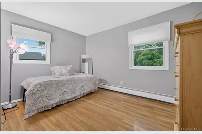 40 Pittoni Drive, Commack, NY 11725 - Photo 19