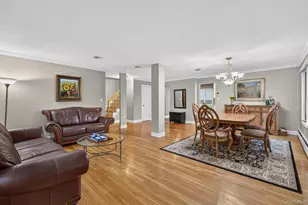 40 Pittoni Dr, Commack, NY 11725 - Photo 5