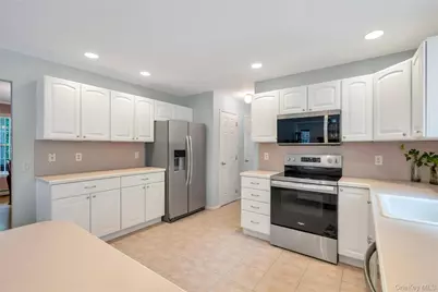 75 Apple Lane, Medford, NY 11763 - Photo 25