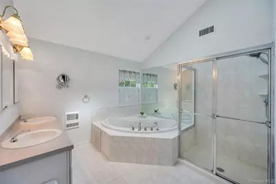 75 Apple Lane, Medford, NY 11763 - Photo 37