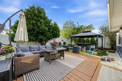 10 Wildflower Lane, Wantagh, NY 11793 - Photo 31